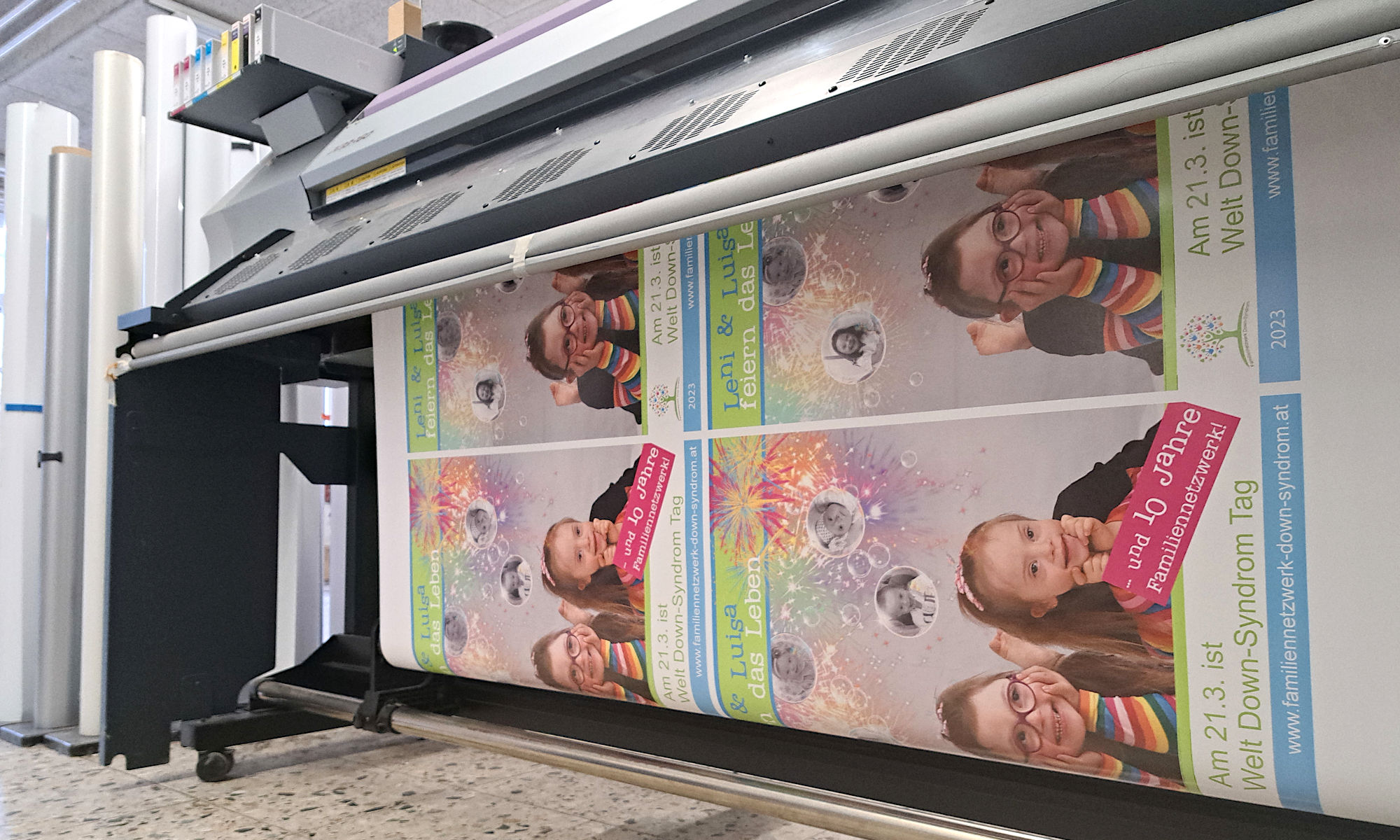 Plakate, Folder, Flyer, Postkarten ...